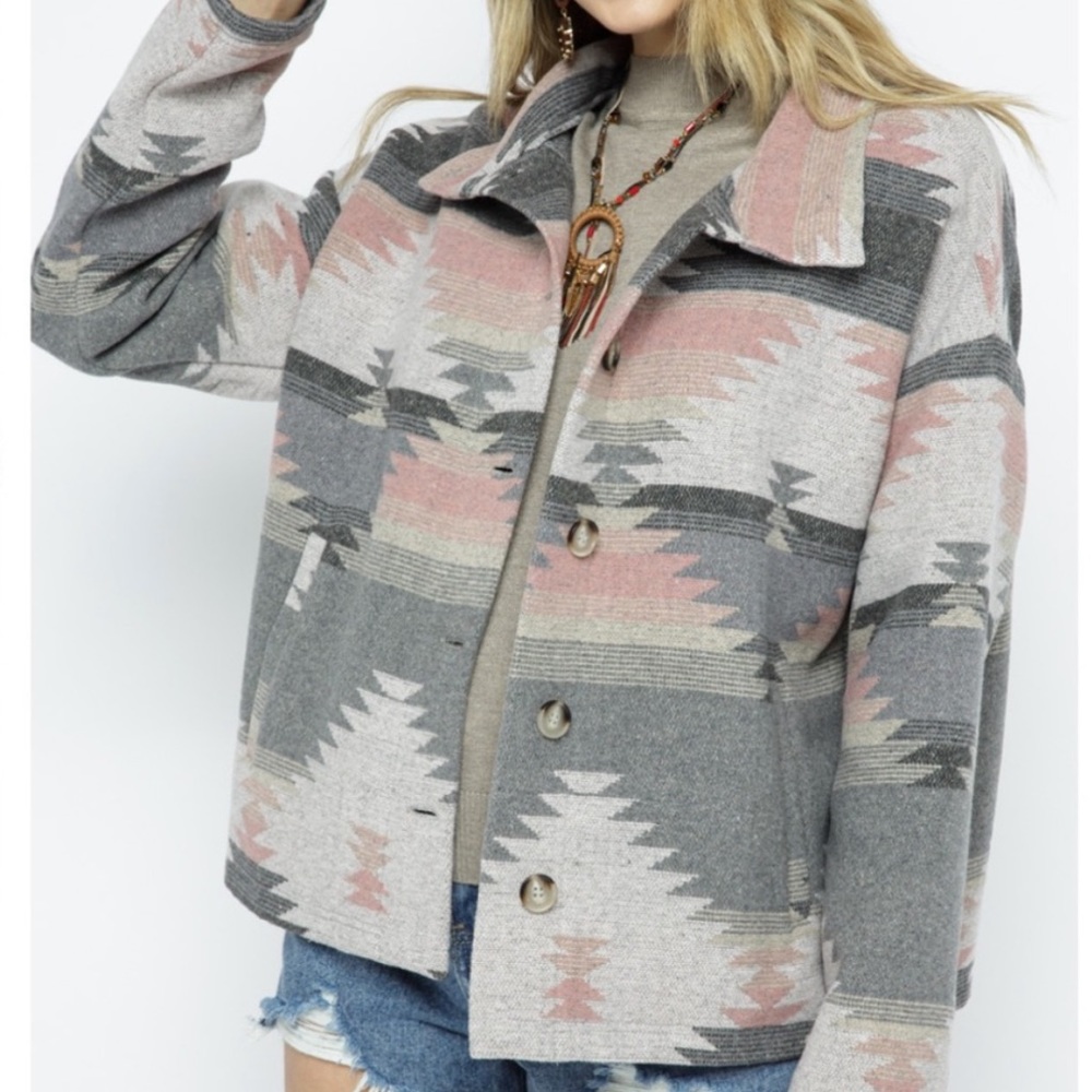 NWT Blue B Southwestern Aztec Print Shacket Relaxed Fit Button Up Cozy Sz Small